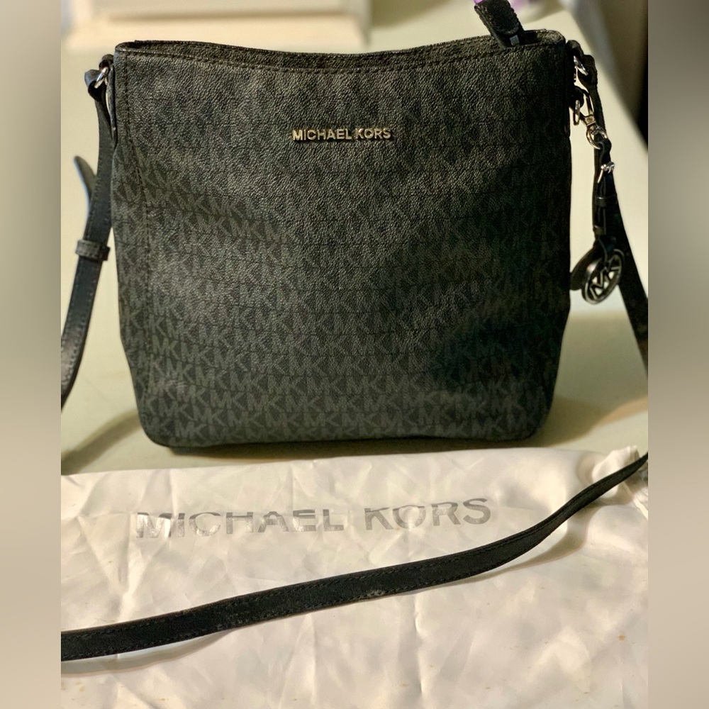 🩶Michael Kors Messenger Jet-Set Crossbody Bag